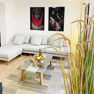  Aparthotel With 2-en Bedrooms